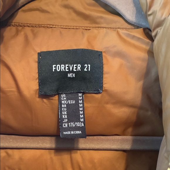 Forever 21 Men's Tan Puffer Jacket - Picture 2 of 11